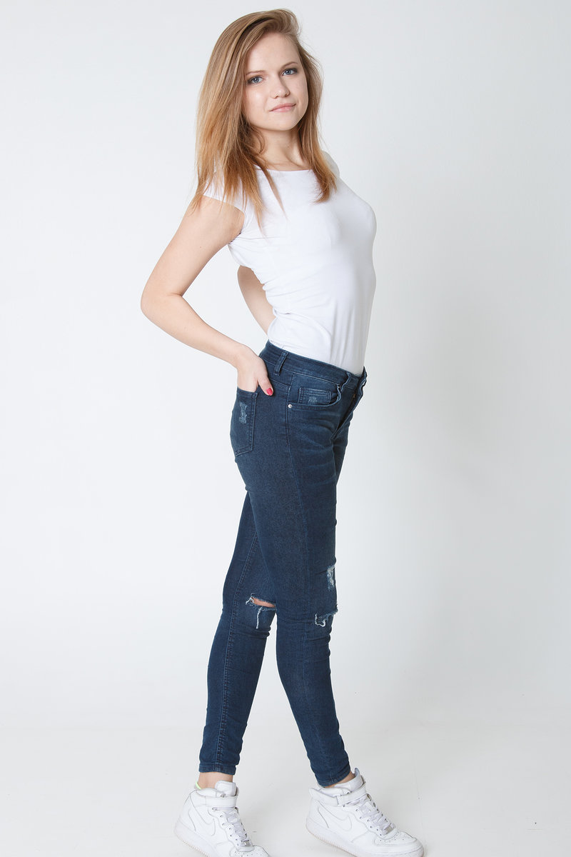 Каринка, 22